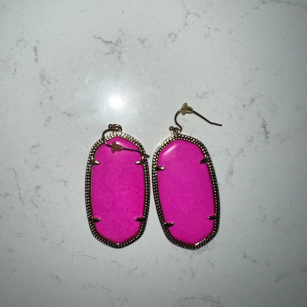 Kendra Scott Bright Pink and Gold Earrings - Picture 2 of 3